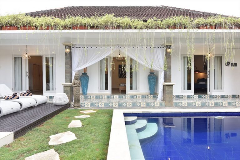 Sewa villa private pool di Bali - Charming 3-Bedroom Villa with Pool in the Heart of Seminyak – BVI34613