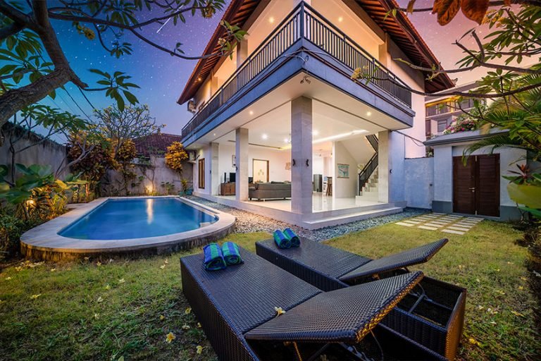 Sewa villa private pool di Bali - Spacious 3-Bedroom Two-Storey Villa in the Heart of Seminyak – BVI36254