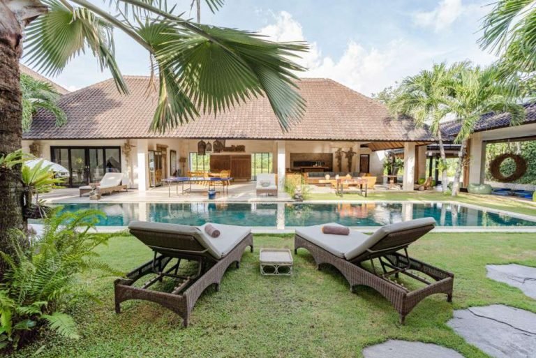 Sewa villa private pool di Bali - Luxurious 5-Bedroom Villa with 2 Private Pools and Stunning Rice Paddy Views – BVI36463