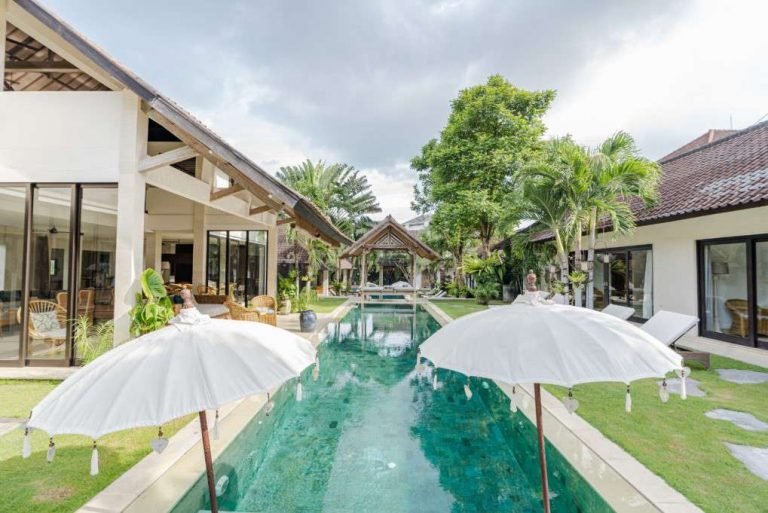 Sewa villa private pool di Bali - Luxurious 5-Bedroom Villa with Massage Space & Gazebo Overlooking Rice Paddies – BVI36487