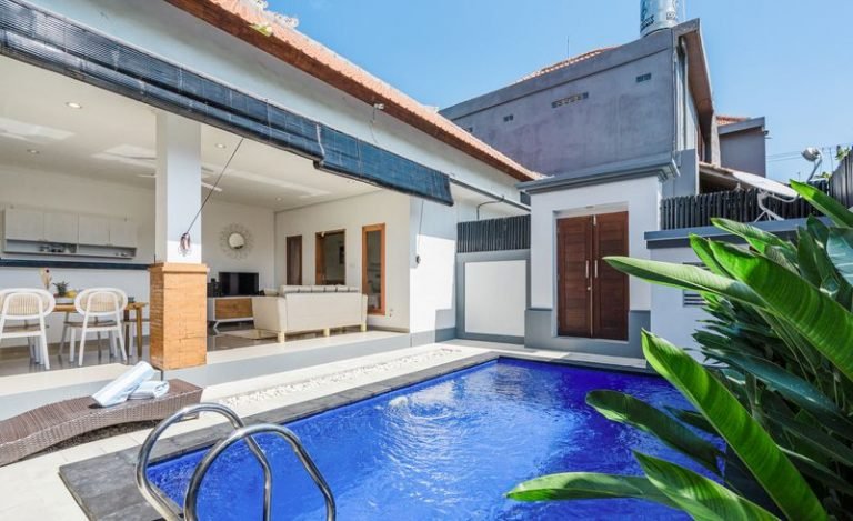 Sewa villa private pool di Bali - Stylish 3-Bedroom Villa in the Heart of Batu Bolong, Canggu — Steps from La Brisa Beach –  BVI37469
