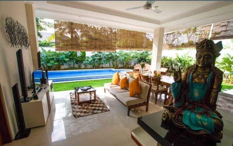 Sewa villa private pool di Bali - Amazing & Spacious 3-Bedroom Villa in the Heart of Seminyak – BVI37356