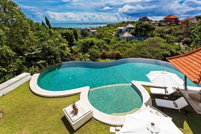Sewa villa private pool di Bali - Stunning 6-Bedroom Villa in Jimbaran with Ocean Views & Infinity Pool – BVI37533