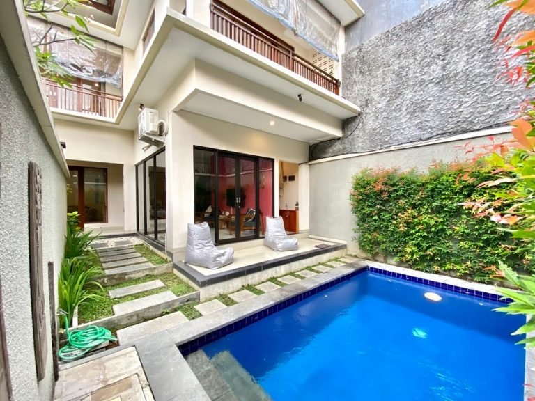 Sewa villa private pool di Bali - Fabulous 3-Bedroom Villa in Seminyak — Private, Stylish & Perfectly Located – BVI38051