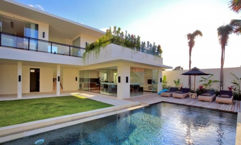 Sewa villa private pool di Bali - ltimate Luxury 3-Bedroom Villa with Huge Pool & Tropical Oasis in Prime Locatio – BVI39431