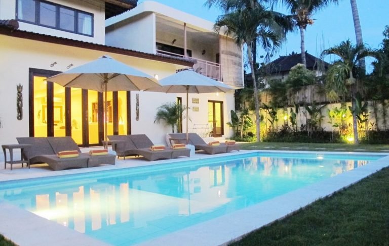 Sewa villa private pool di Bali - Spacious 5-Bedroom Villa in the Heart of Seminyak, Walk to Everything – BVI39644