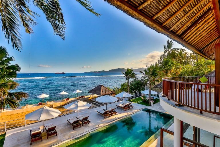 Sewa villa private pool di Bali - Villa Candidasa BVI41048 – Charming 4-Bedroom Seafront Luxury Villa with Tropical Design in Candidasa, Bali