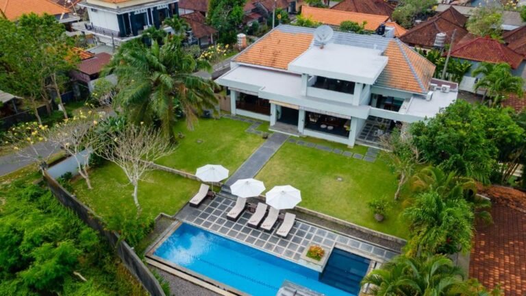 Sewa villa private pool di Bali - 3-Bedroom Private Villa in Canggu – Peaceful Rice Field Views & Spacious Garden – BVI41579