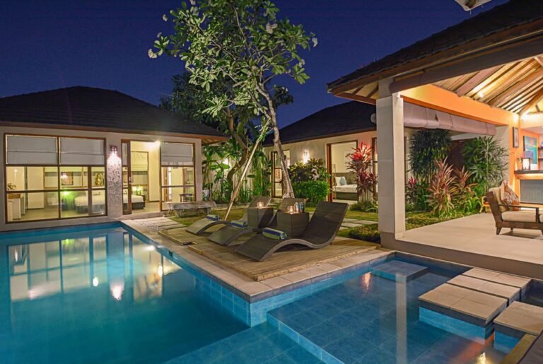 Sewa villa private pool di Bali - Spacious 3-Bedroom Private Villa in Legian, Bali – Steps from the Beach! – BVI41933