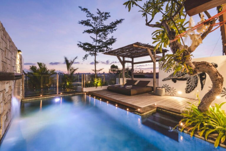 Sewa villa private pool di Bali - Stylish 3-Bedroom Townhouse Villa with Rooftop Pool & Rice Field Views – BVI41992
