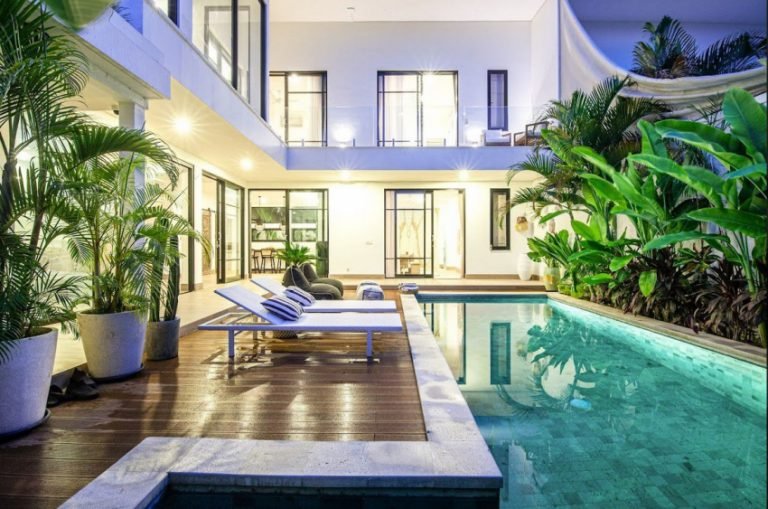 Sewa villa private pool di Bali - Villa Canggu BVI41461 – Modern 3-Bedroom Villa with Enclosed Living Space in the Heart of Canggu