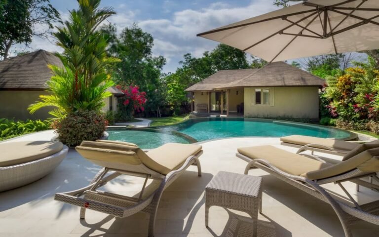 Sewa villa private pool di Bali - Stunning 3-Bedroom Tropical Villa with Lagoon Pool in Uluwatu – BVI43804