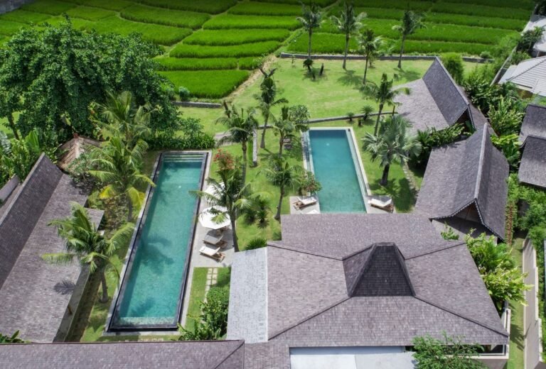 Sewa villa private pool di Bali - Villa Kerobokan BVI44392 – Luxury 6 to 8-Bedroom Villa Complex with Traditional Balinese Charm in Kerobokan