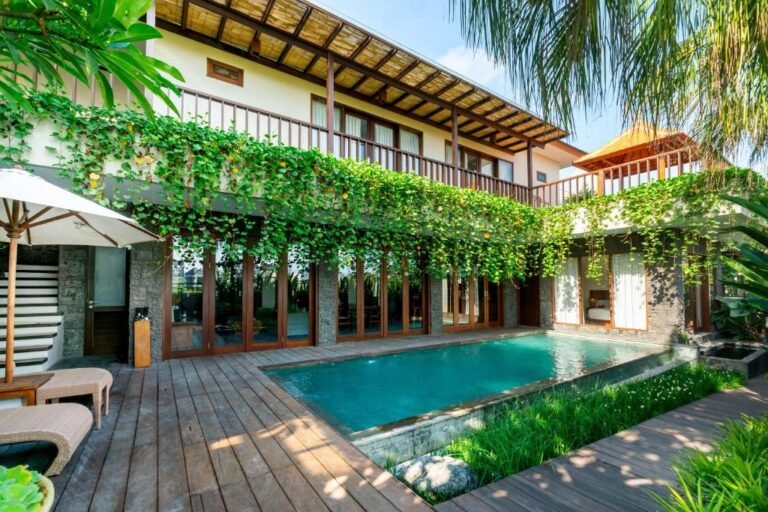 Sewa villa private pool di Bali - Stylish 3-Bedroom Villa in Canggu – Walk to the Beach & Trendy Cafes – BVI45928