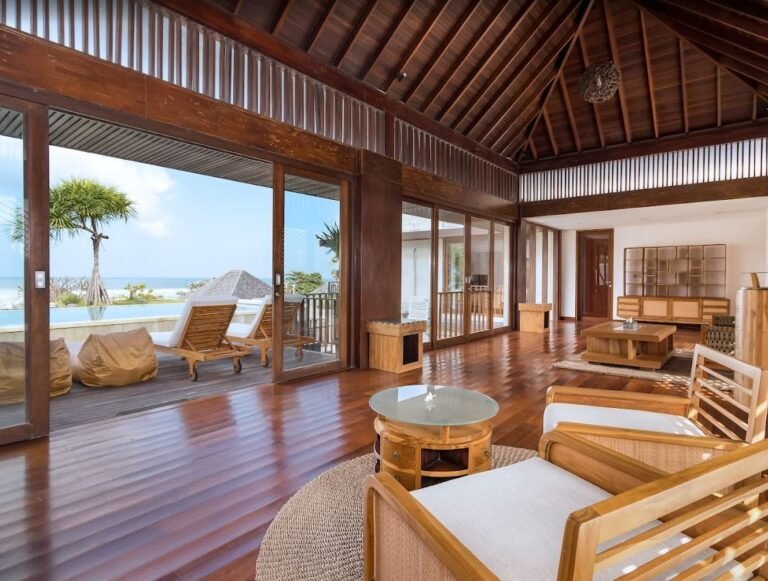 Sewa villa private pool di Bali - Stunning Beachfront 3-Bedroom Villa with Private Pool & Ocean Views – Batu Belig – BVI46355