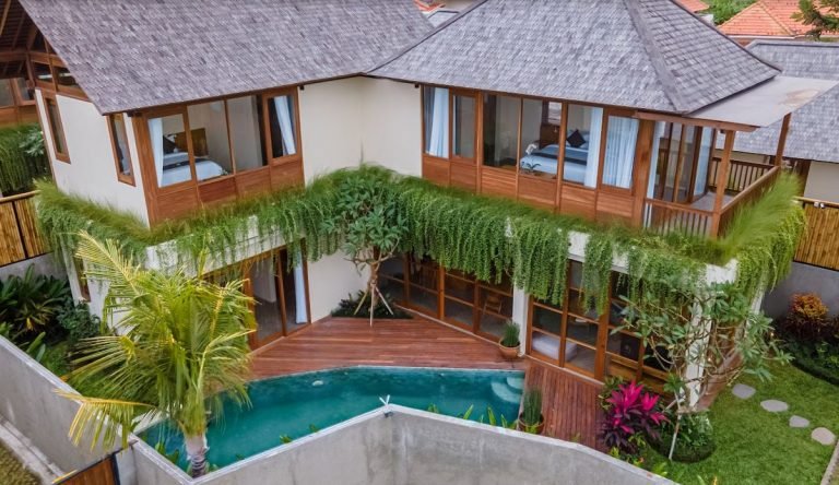 Sewa villa private pool di Bali - Modern 3-Bedroom Villa with Private Pool & Garden in Canggu – BVI47665
