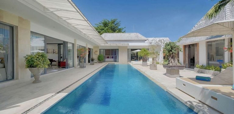 Sewa villa private pool di Bali - Three Bedroom Canggu Pool Villa – White Elegance Meets Island Comfort – BVI47815