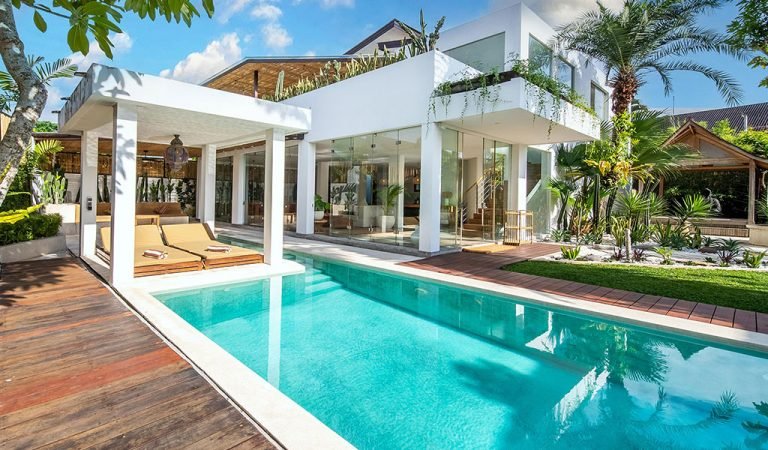 Sewa villa private pool di Bali - Stylish 4-Bedroom Designer Villa in the Heart of Batu Bolong, Canggu – BVI48082