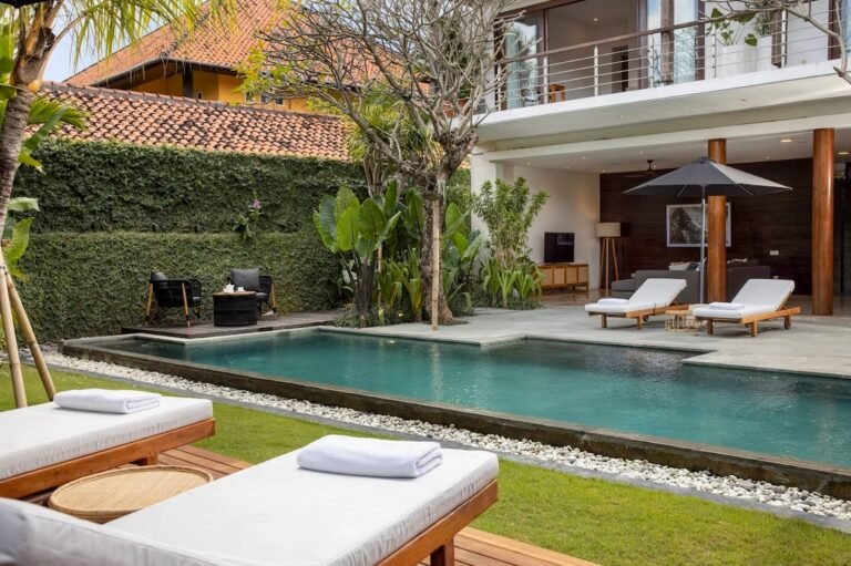 Sewa villa private pool di Bali - Luxurious 3BR Modern Villa in Prime Berawa, Canggu – BVI50015