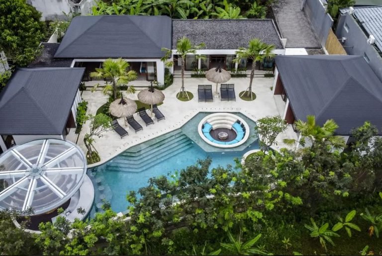 Sewa villa private pool di Bali - Luxurious 5-Bedroom Villa Surrounded by Ubud’s Stunning Rice Fields – BVI50235