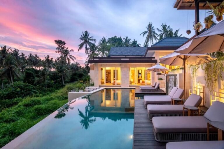 Sewa villa private pool di Bali - 5BR Modern Ubud Villa Infinity Pool & Jungle Views – BVI50823