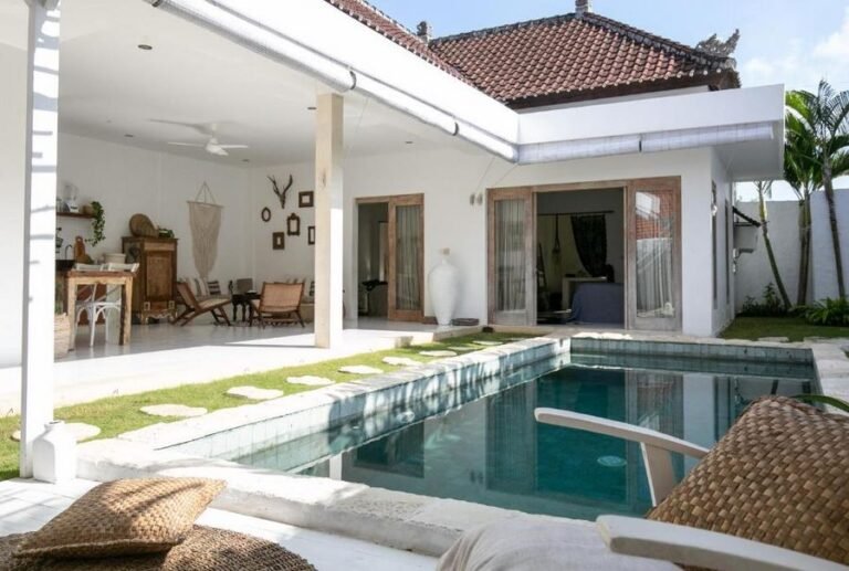 Sewa villa private pool di Bali - Villa Canggu BVI51747 – Luxurious 4-Bedroom Villa for Unforgettable Bali Holidays