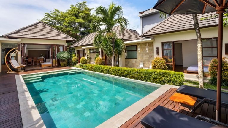 Sewa villa private pool di Bali - Villa Canggu BVI51129 – 3-Bedroom Tropical Retreat in the Heart of Canggu