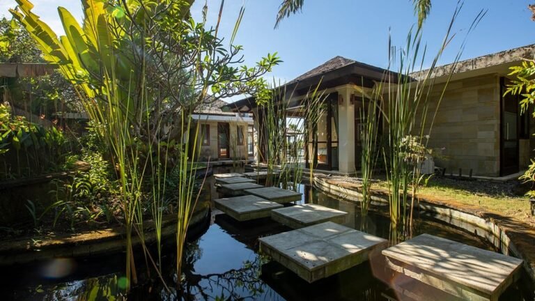 Sewa villa private pool di Bali - Villa 6BR Luxury Cliffside dengan Ocean View di Uluwatu – BVI54831