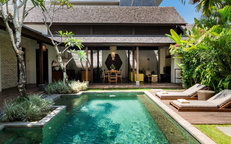 Sewa villa private pool di Bali - Villa 3BR Luxury Tropical dengan Private Pool di Canggu – BVI56035