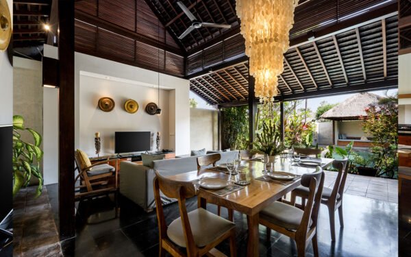 A Luxurious 3-Bedroom Villa in Canggu Bali - BVI56004