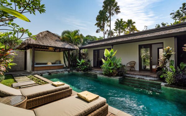 A Luxurious 3-Bedroom Villa in Canggu Bali - BVI56004