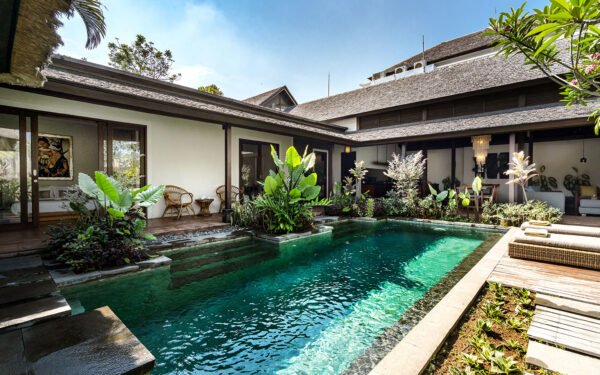 A Luxurious 3-Bedroom Villa in Canggu Bali - BVI56004