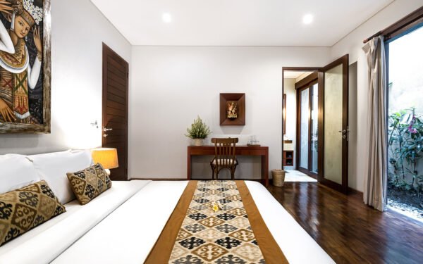 A Luxurious 3-Bedroom Villa in Canggu Bali - BVI56004
