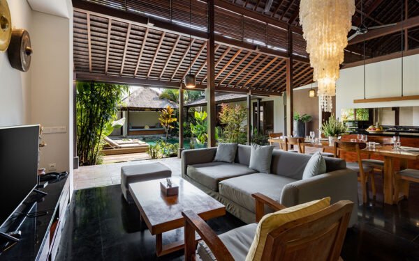 A Luxurious 3-Bedroom Villa in Canggu Bali - BVI56004