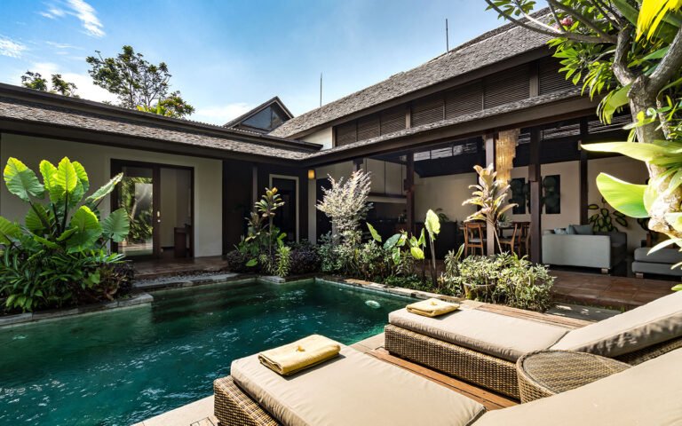 Sewa villa private pool di Bali - Villa 3BR Luxury Tropis dengan Gazebo & Private Pool di Canggu – BVI56004
