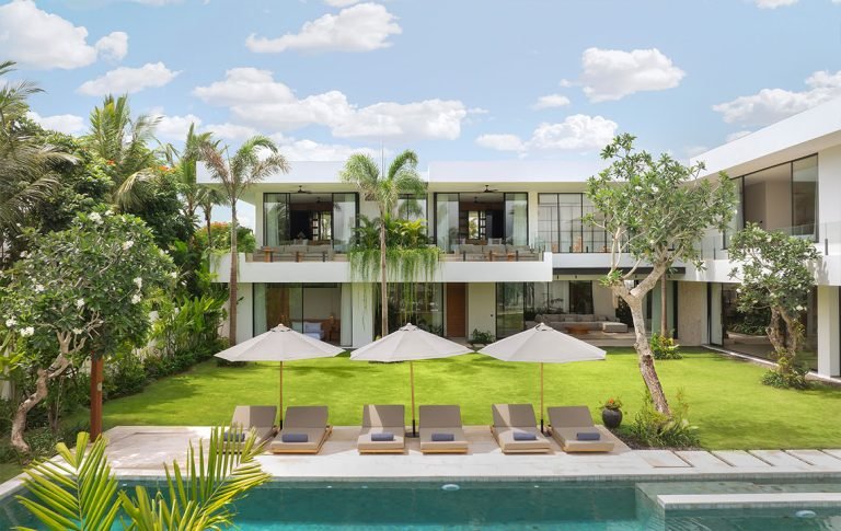 Sewa villa private pool di Bali - Villa 6BR Ultra Luxury dengan Private Pool & Private Chef di Canggu – BVI55792