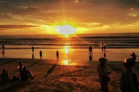 Panduan-Lengkap-Wisata-Pantai-Kuta-Dari-Surfing-hingga-Sunset