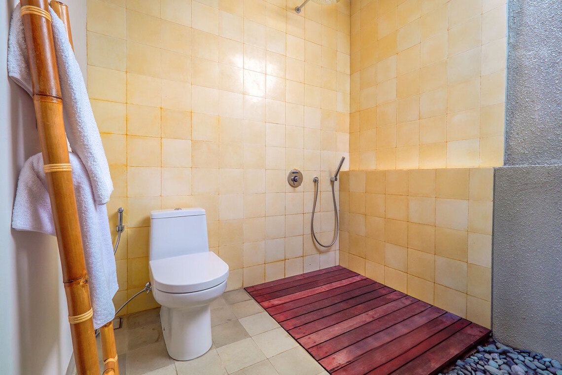 Retret Tropis Modern 2 Kamar Tidur nan Menenangkan di Canggu – BVI55079