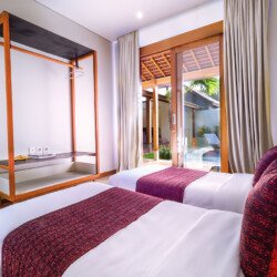 Retret Tropis Modern 2 Kamar Tidur nan Menenangkan di Canggu – BVI55079
