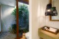 Retret Tropis Modern 2 Kamar Tidur nan Menenangkan di Canggu – BVI55079