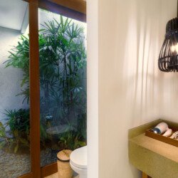 Retret Tropis Modern 2 Kamar Tidur nan Menenangkan di Canggu – BVI55079
