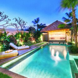 Retret Tropis Modern 2 Kamar Tidur nan Menenangkan di Canggu – BVI55079