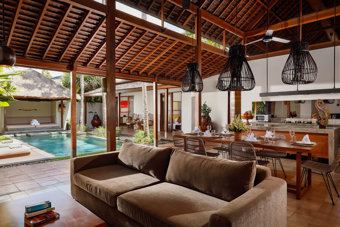 Retret Tropis Modern 2 Kamar Tidur nan Menenangkan di Canggu – BVI55079