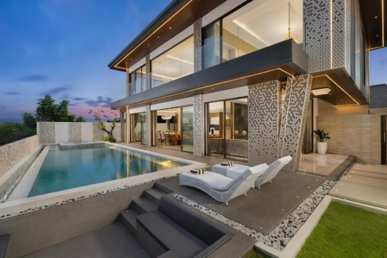 Sewa villa private pool di Bali - Villa Mewah 4 Kamar di Tebing Uluwatu dengan Rooftop Ocean View & Private Pool – BVI66567