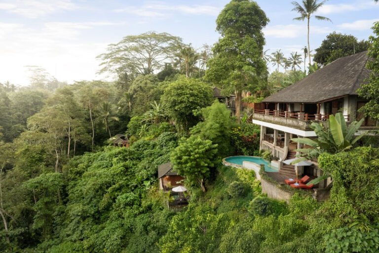 Sewa villa private pool di Bali - Retreat Private 9BR di Tengah Hutan Ubud dengan View Sungai & Alam – BVI65499