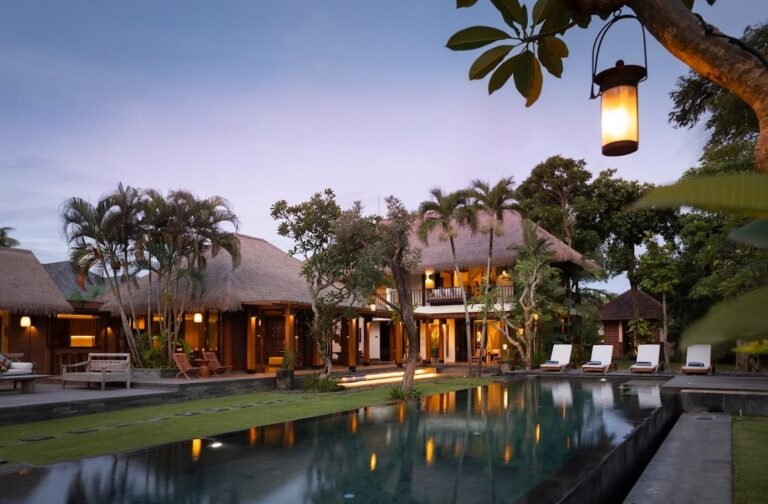 Sewa villa private pool di Bali - Villa Elegan 5 Kamar Tidur dengan Pemandangan Sawah di Seseh, Canggu – BVI68531