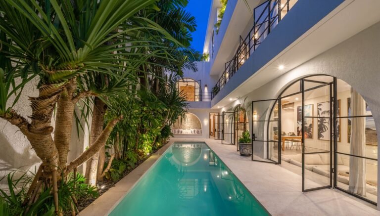 Sewa villa private pool di Bali - Villa Modern 6 Kamar Tidur dengan Rooftop Jacuzzi & Private Pool di Umalas – BVI67701