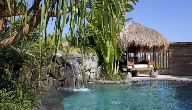 Sewa villa private pool di Bali - Villa Tenang 3 Kamar Tidur dengan Pemandangan Sawah di Berawa, Canggu – BVI68291
