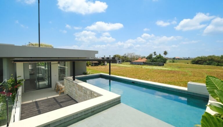 Sewa villa private pool di Bali - Sewa Villa 3 Kamar Tidur Rooftop Pool di Pererenan Canggu – Modern Villa BVI72961